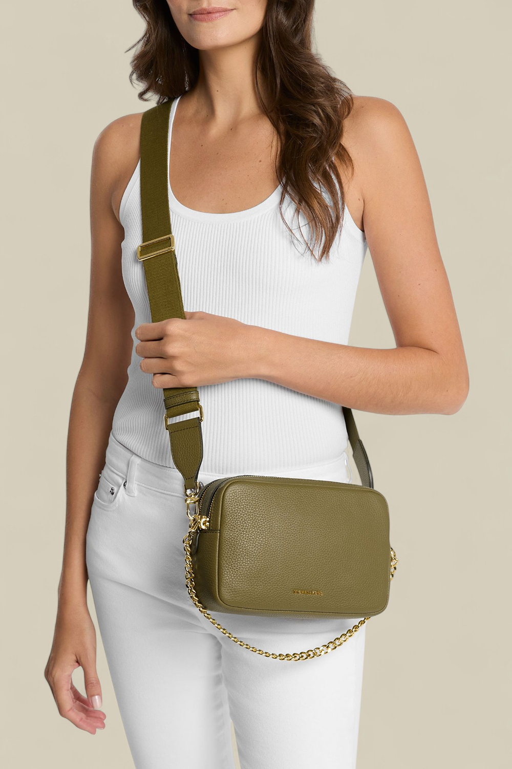 תמונת כל הלוק של תיק קאמרה בריאנט מדיום